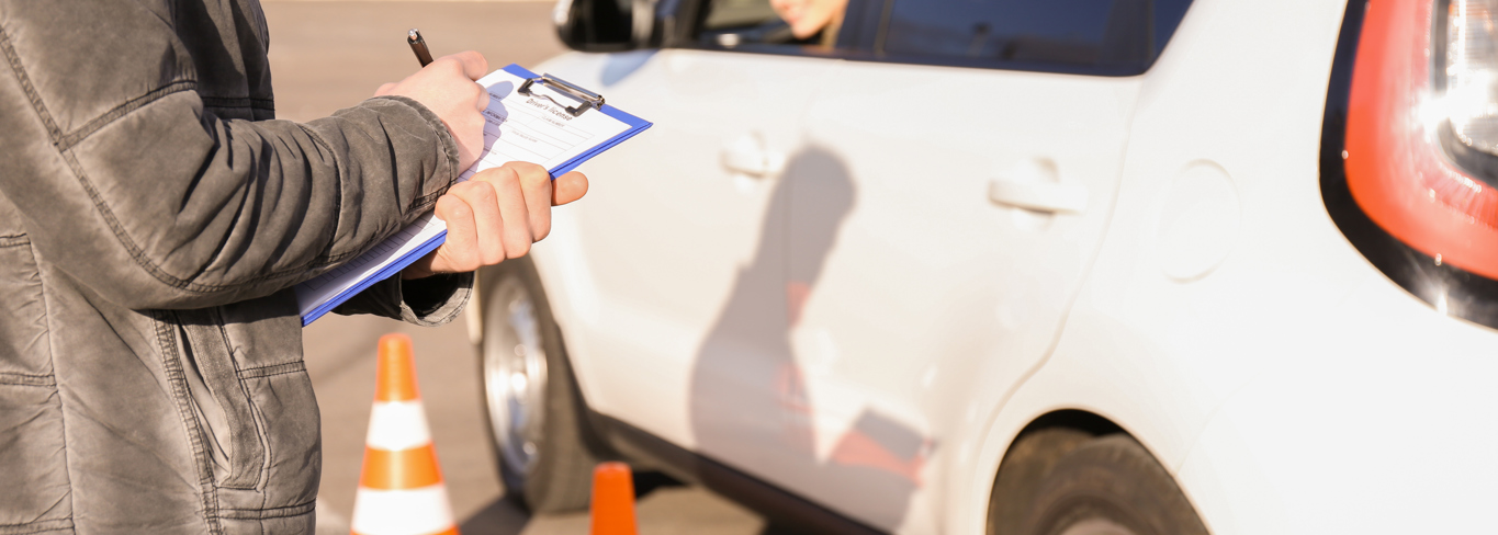 Driving Regulations In The UAE You Need To Know About Before You Hit The Road - Gargash Insurance Driving Regulations In The UAE You Need To Know About Before You Hit The Road - Gargash Insurance